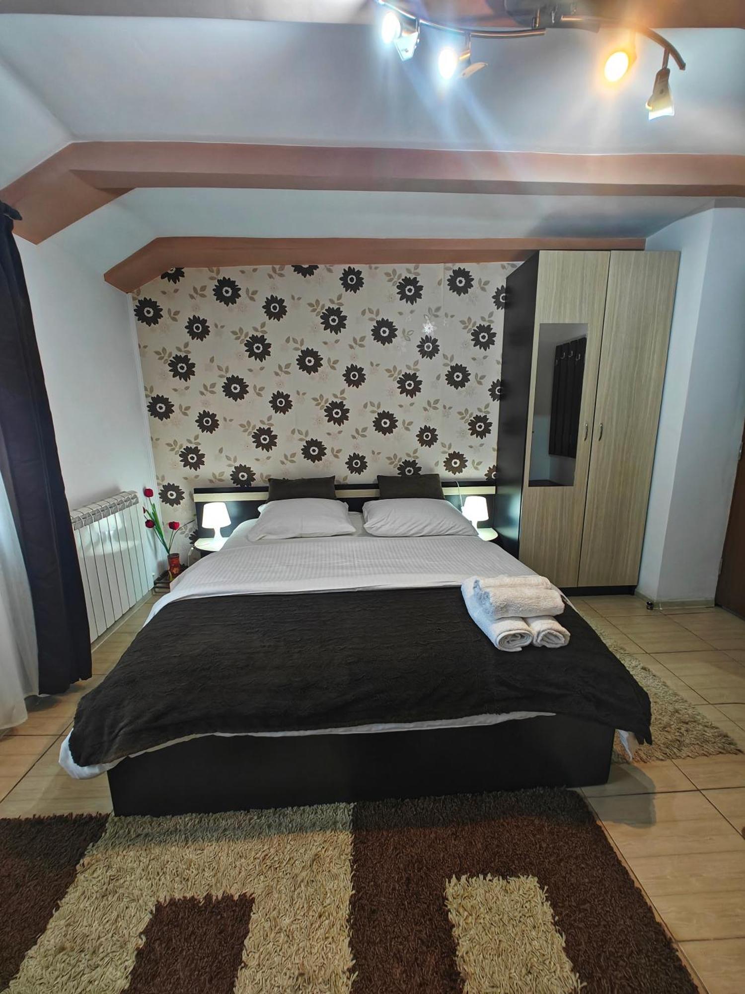 Casa Miclau Apartment เบยเล เฮร์คูลาเน ภายนอก รูปภาพ