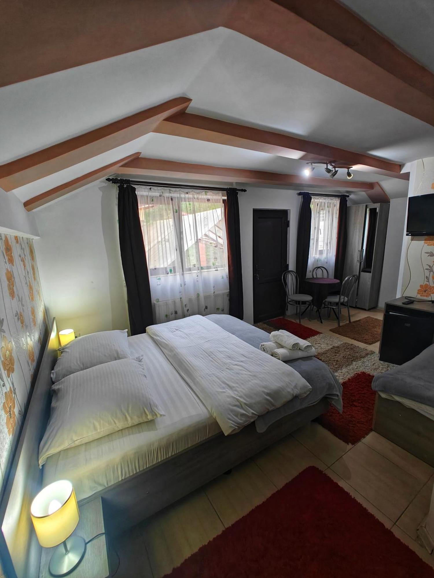Casa Miclau Apartment เบยเล เฮร์คูลาเน ภายนอก รูปภาพ