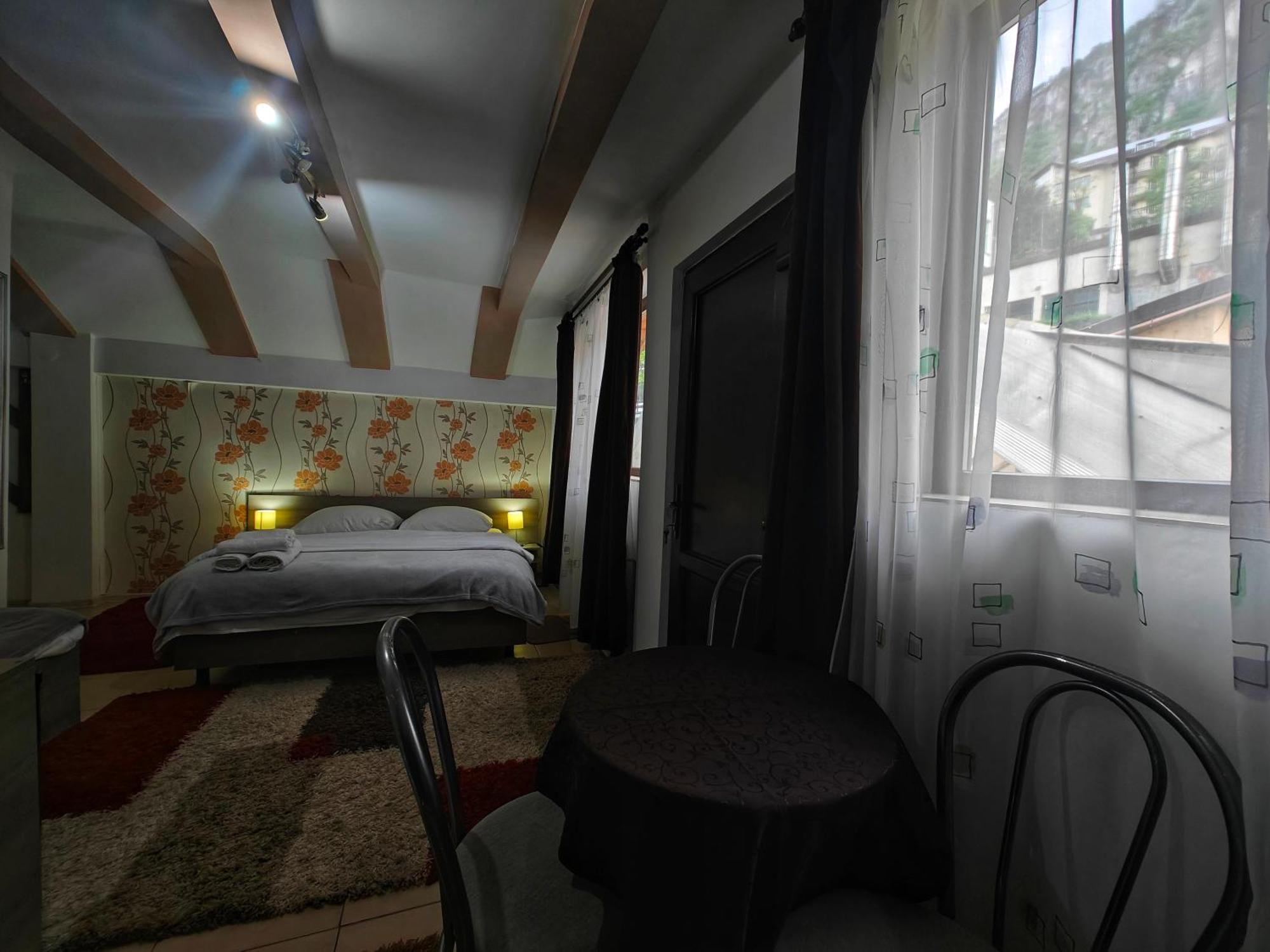 Casa Miclau Apartment เบยเล เฮร์คูลาเน ภายนอก รูปภาพ