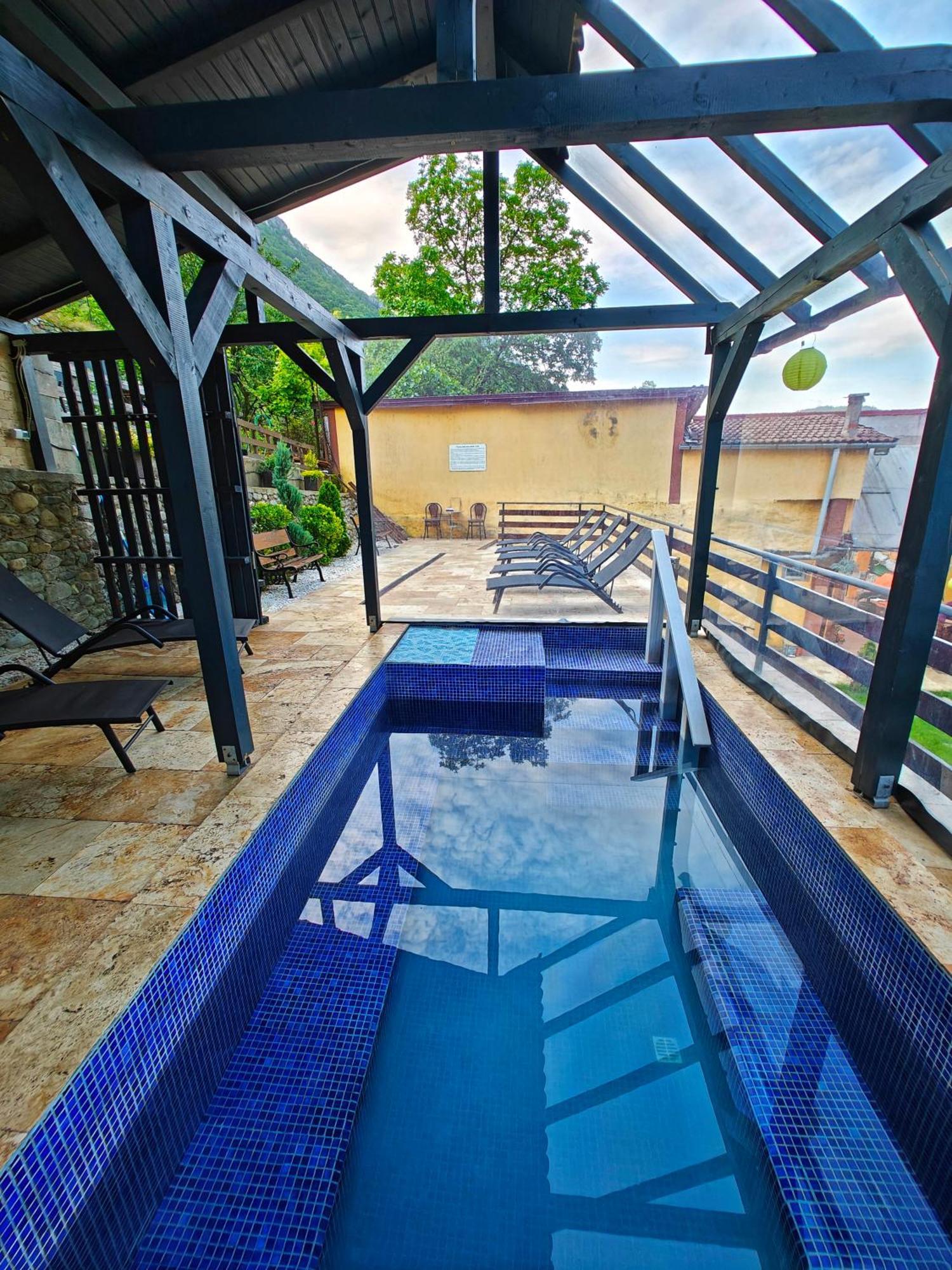 Casa Miclau Apartment เบยเล เฮร์คูลาเน ภายนอก รูปภาพ