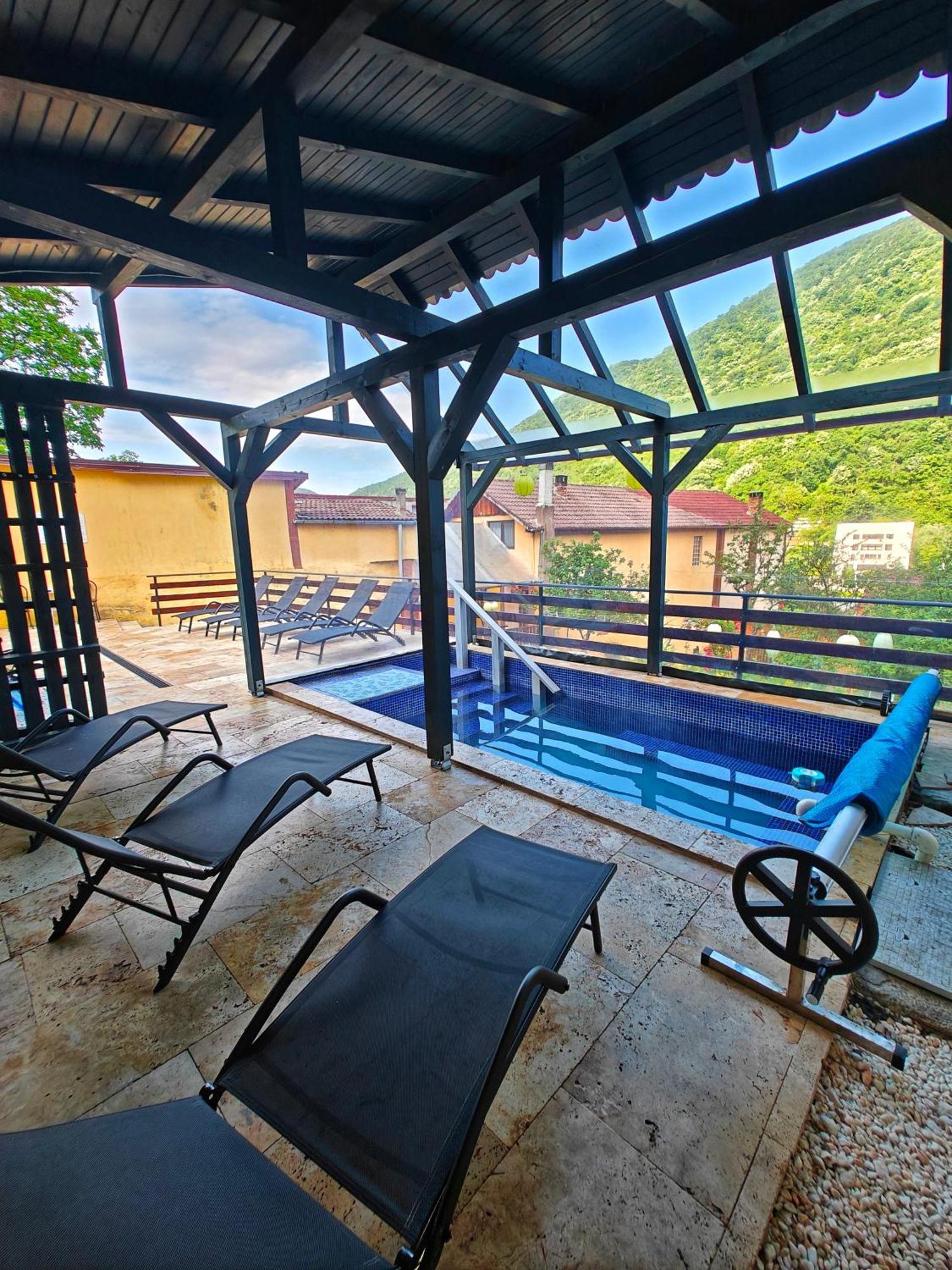 Casa Miclau Apartment เบยเล เฮร์คูลาเน ภายนอก รูปภาพ