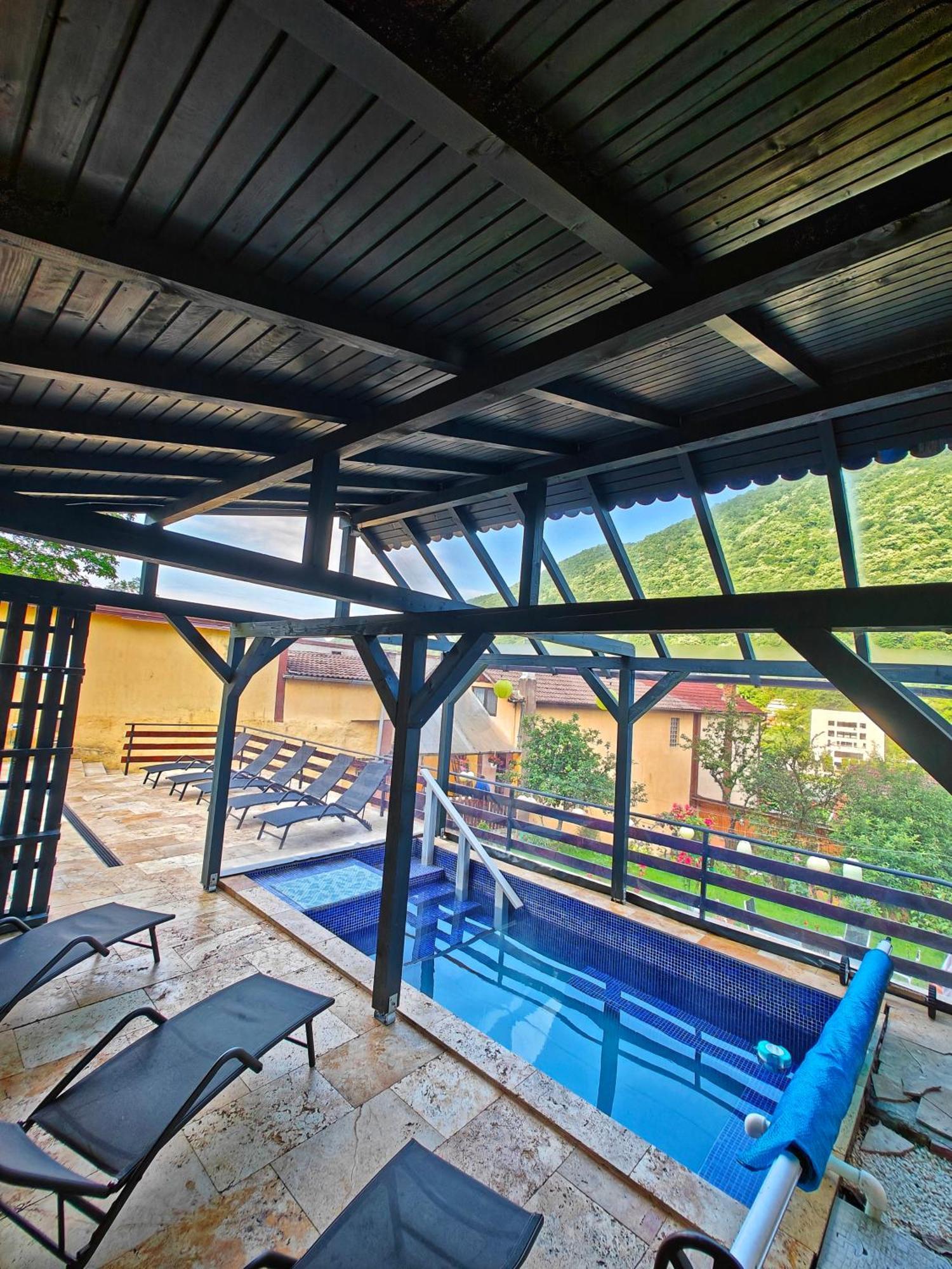 Casa Miclau Apartment เบยเล เฮร์คูลาเน ภายนอก รูปภาพ